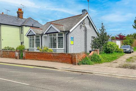 3 bedroom detached bungalow for sale - Station Road, Burnham-On-Crouch