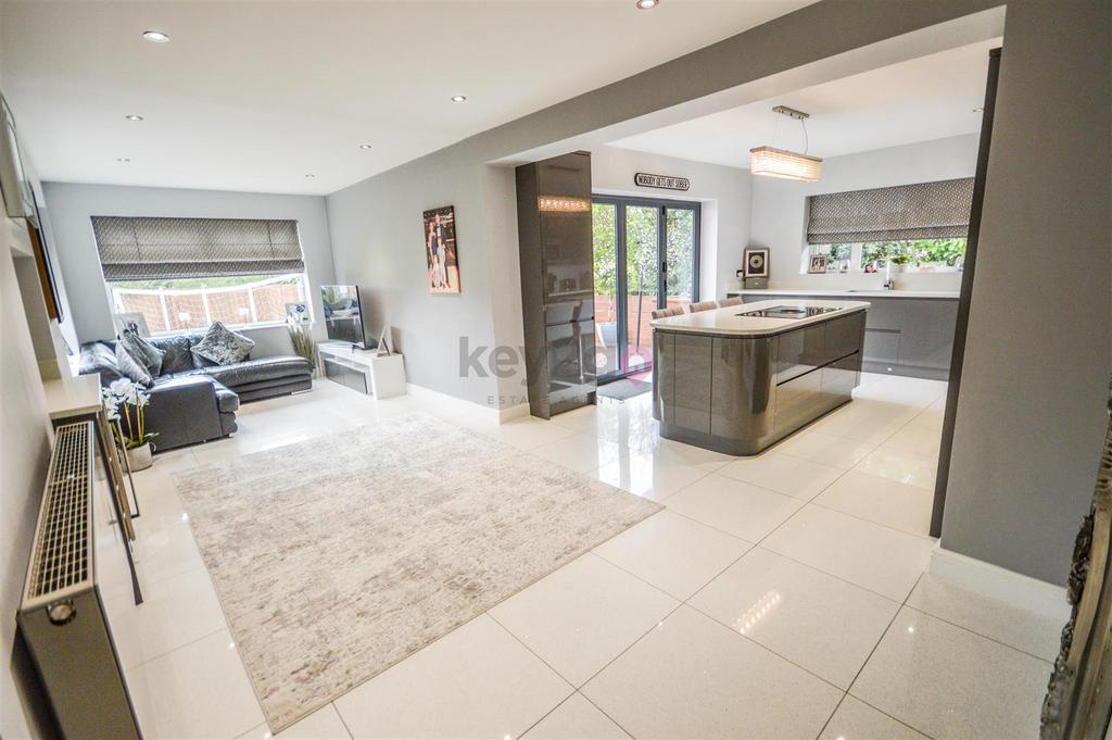Dowcarr Lane, Harthill, Sheffield, S26 4 bed detached bungalow for sale