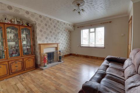 8 Clyde Crescent, Cheltenham, GL52 5QD