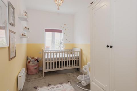 12 Dover Road, Tadworth, KT20 5FN