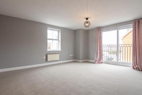 2 bedroom flat to rent - Shipton House, Cobham Way, York, YO30 5NT