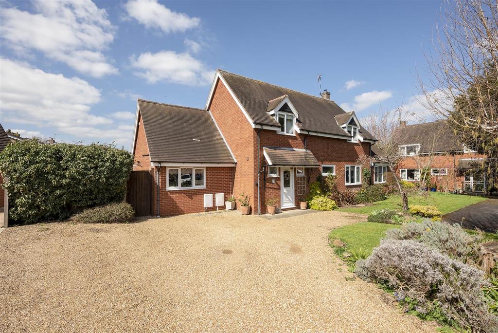 Holly Lodge, Wellesbourne, Warwick 3 bed detached house for sale £515,000