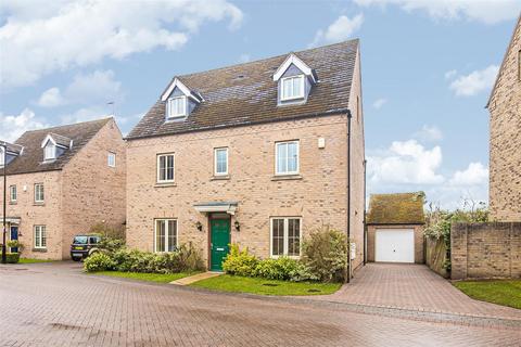 8 The Spinney, Sheffield, S17 3AL