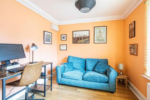 8 The Spinney, Sheffield, S17 3AL