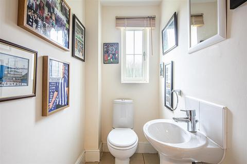 8 The Spinney, Sheffield, S17 3AL