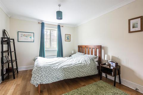 8 The Spinney, Sheffield, S17 3AL