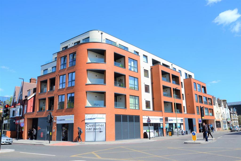 169 Masons Hill, Bromley 2 bed flat for sale £380,000