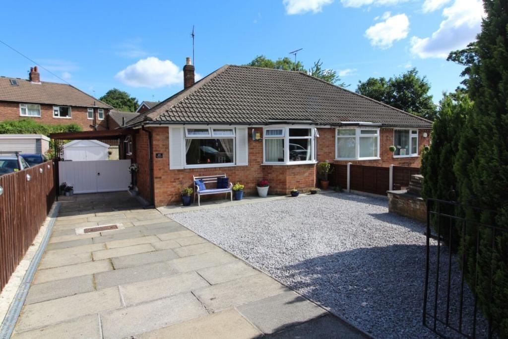 Lancaster Park Road, Harrogate, HG2 7SN 2 bed semidetached bungalow