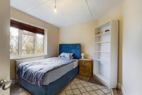 8a Abbey Road, South Croydon, CR2 8NG