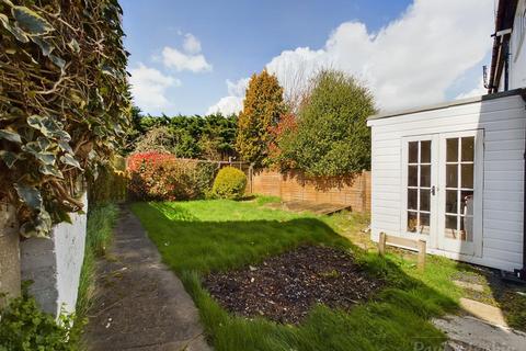 8a Abbey Road, South Croydon, CR2 8NG