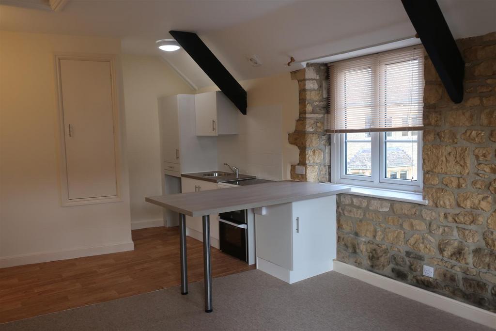 Lansdowne, BourtonOnTheWater... 1 bed flat £625 pcm (£144 pw)