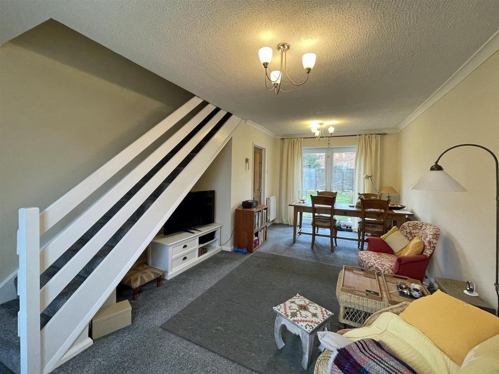 Perth Road, Stamford 3 bed semidetached house £260,000