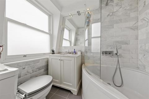 18 Ashlone Road, London, SW15 1LR