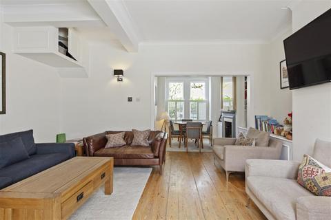 18 Ashlone Road, London, SW15 1LR