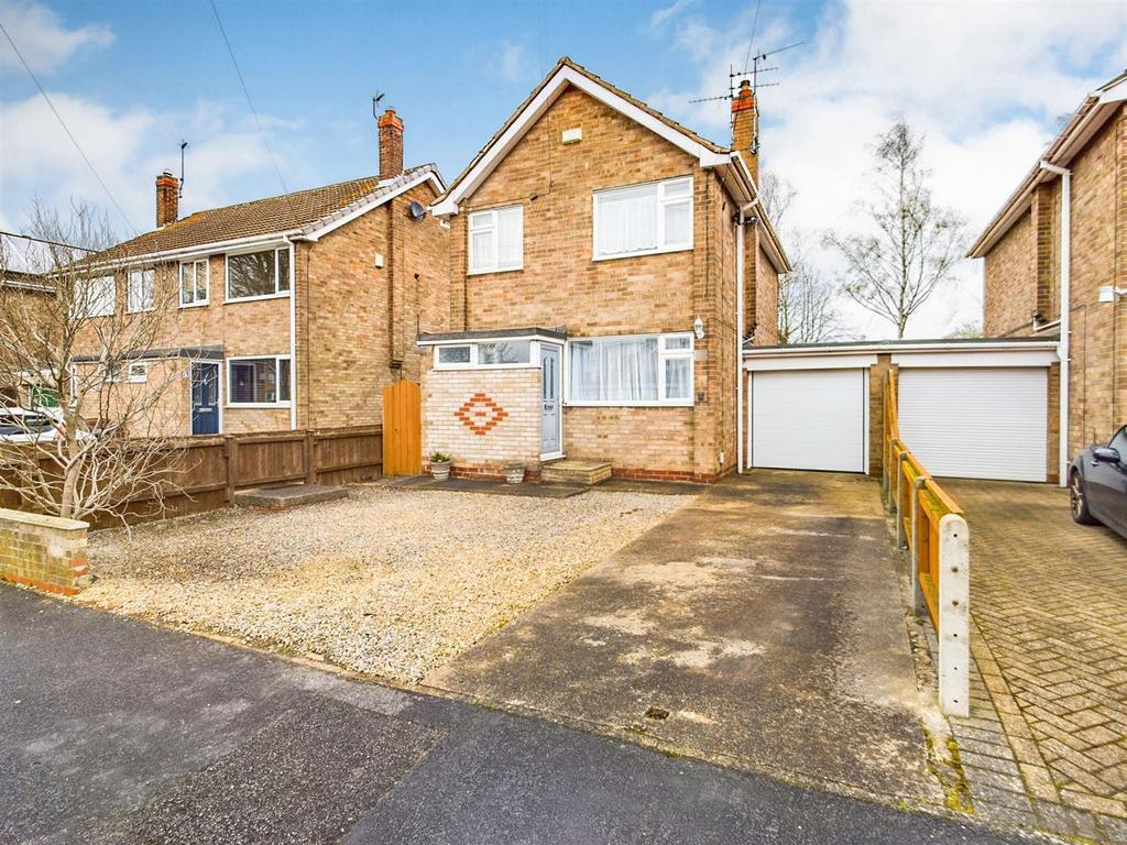 Lowfield Road, Beverley 3 bed link detached house for sale £240,000
