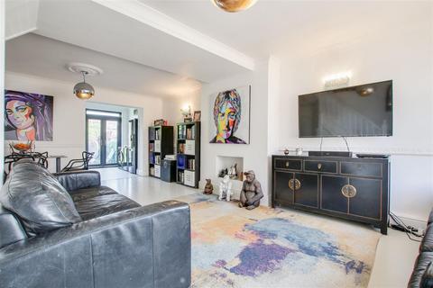 95 Tynemouth Drive, Enfield, EN1 4LP