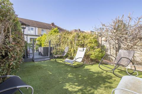 95 Tynemouth Drive, Enfield, EN1 4LP