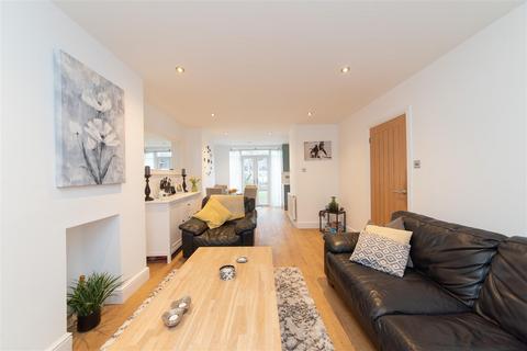 23 Aberdare Gardens, London, NW7 1DT