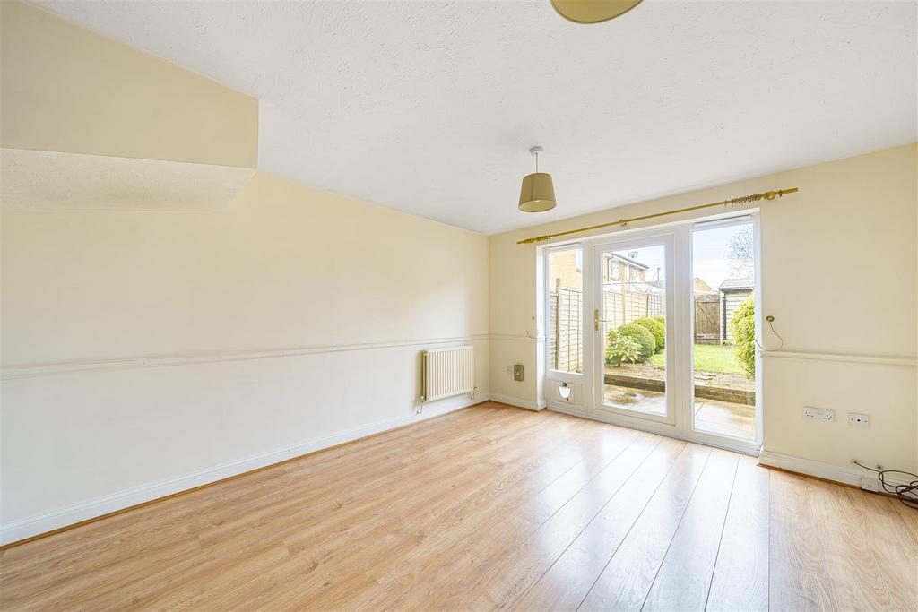 Kingfisher Drive, Devizes 2 bed terraced house £217,500