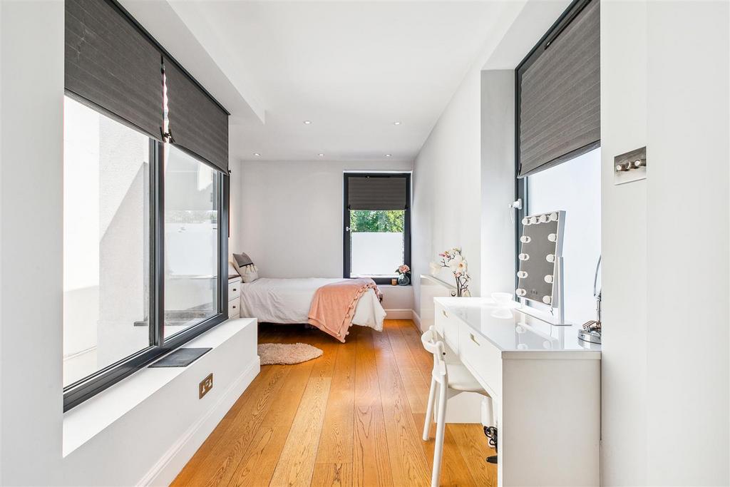 FOR SALE Netheravon Road, W4