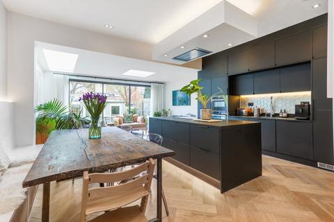 10 Kingsdown Avenue, Ealing, London, W13 9PR
