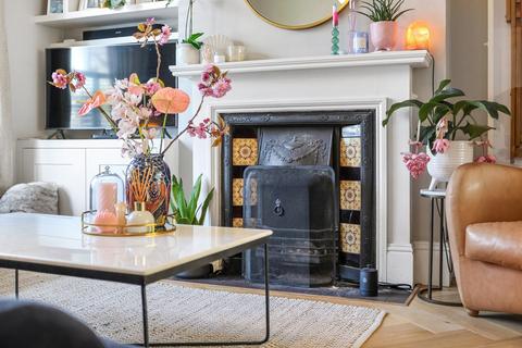 10 Kingsdown Avenue, Ealing, London, W13 9PR