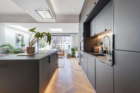 10 Kingsdown Avenue, Ealing, London, W13 9PR
