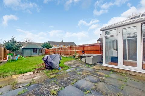 3 bedroom semi-detached house for sale - Middlesex Drive, Bletchley, Milton Keynes