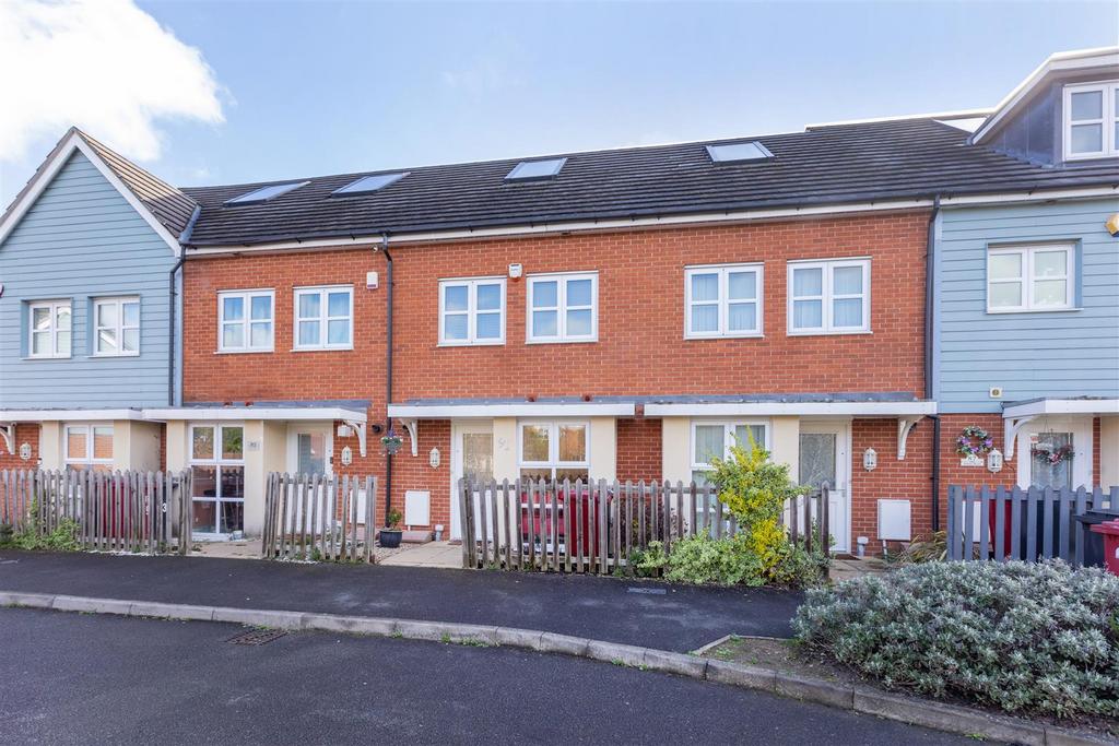 Bantry Road, Cippenham 2 bed terraced house for sale £375,000