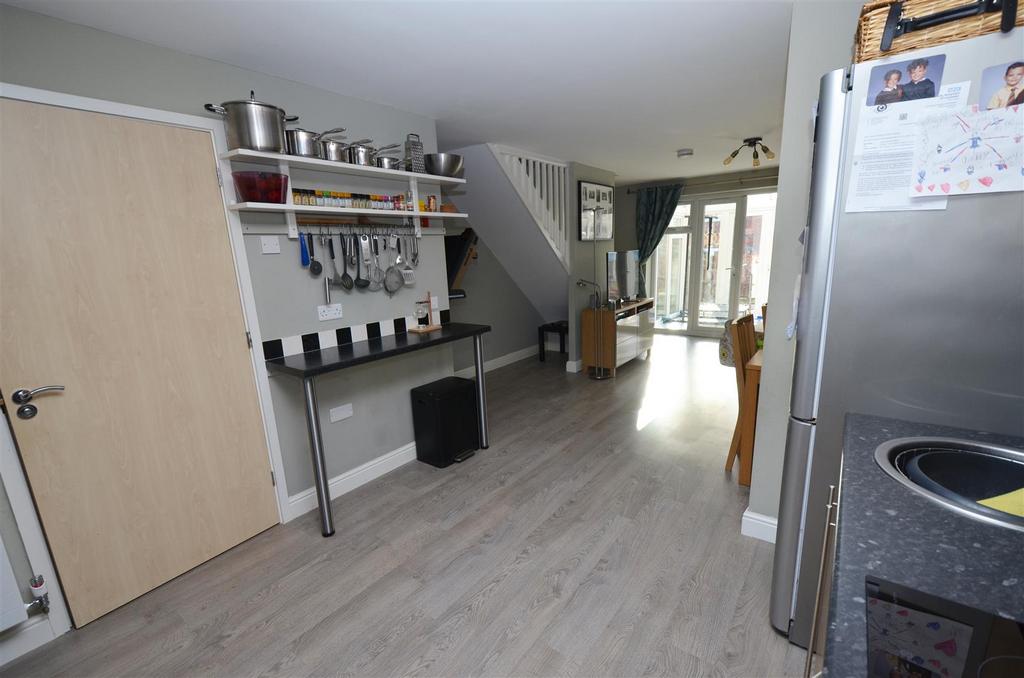 Doctors Lane, Melton Mowbray 3 bed end of terrace house £180,000