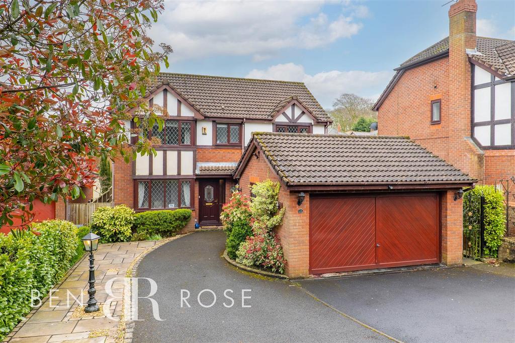 Royton Drive, WhittleLeWoods, Chorley 4 bed detached house for sale £424,995