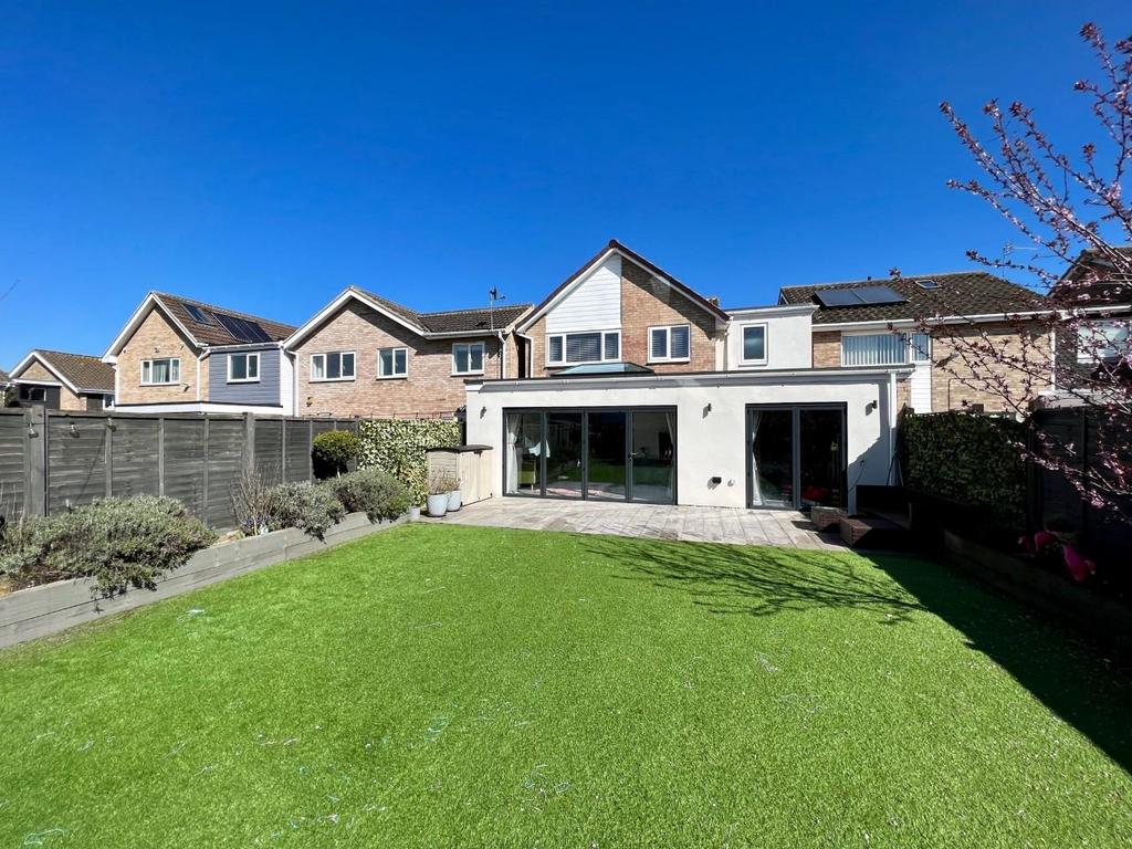 The Larun Beat, Yarm 4 bed link detached house £350,000