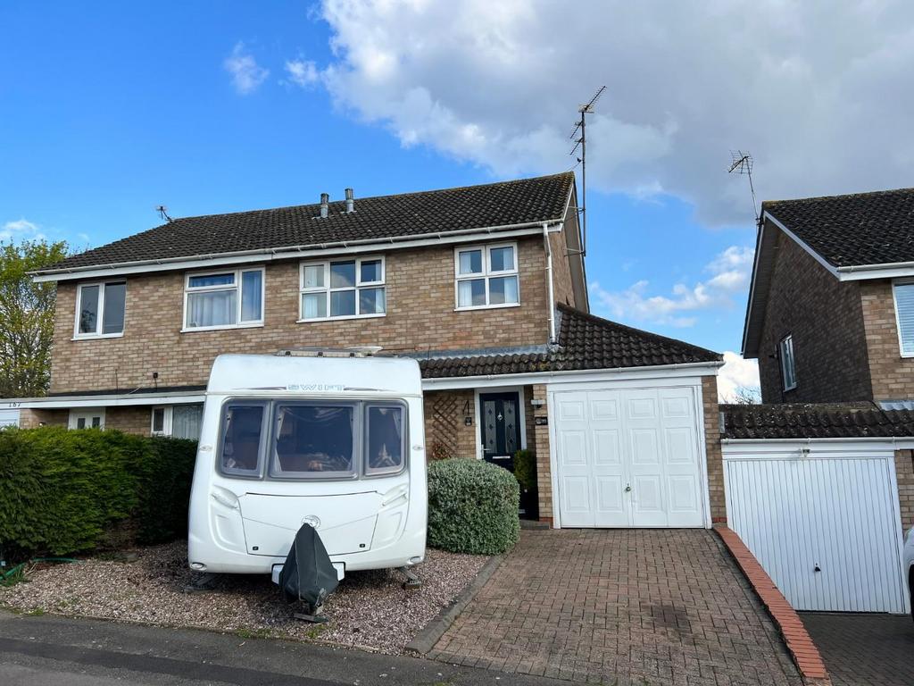 St. Johns Avenue, Kingsthorpe, Northampton NN2 3 bed semidetached