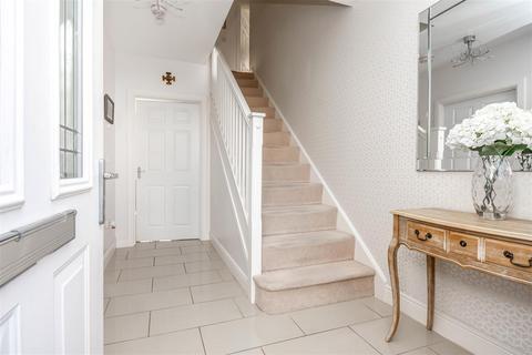 35 Bruce Road, Crossgates, Cowdenbeath, KY4 8AZ