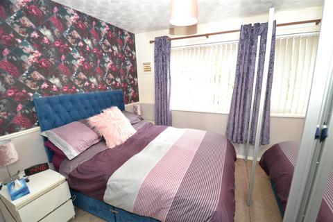 33 Ascot Parade, Bradford, BD7 4NJ