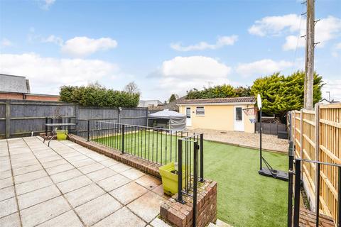 15 Rownhams Road, North Baddesley, Southampton, SO52 9ES