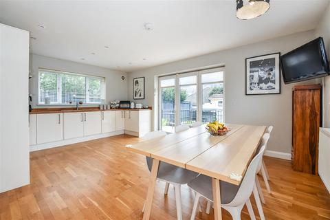 15 Rownhams Road, North Baddesley, Southampton, SO52 9ES