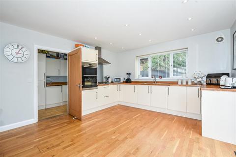 15 Rownhams Road, North Baddesley, Southampton, SO52 9ES