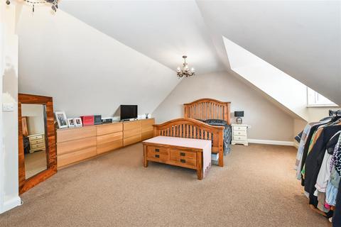 15 Rownhams Road, North Baddesley, Southampton, SO52 9ES