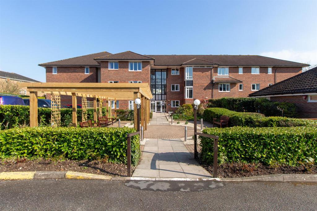 Church Road, Haywards Heath 1 bed retirement property £1,295 pcm (£