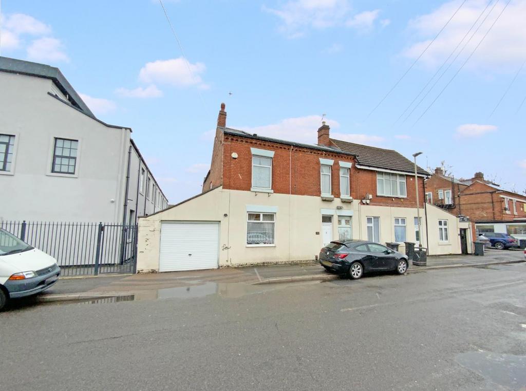 Grace Road, Aylestone, Leicester 4 bed semidetached house £275,000
