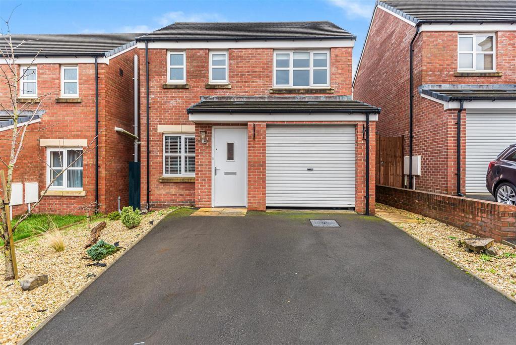 Dan Y Cwarre, Kidwelly 3 bed detached house for sale £205,000