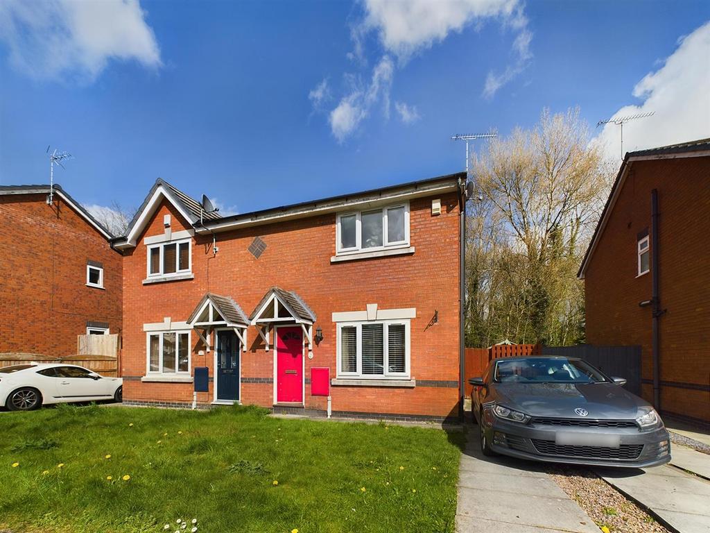 Moss Valley Road, New Broughton, Wrexham 3 bed semidetached house £