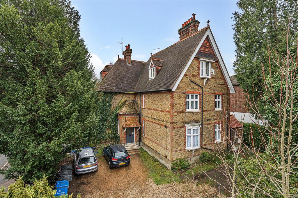 Lovelace Road, Surbiton 6 bed detached house for sale £1,900,000