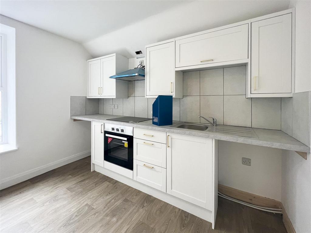 Bury Road, Rawtenstall, Rossendale 2 bed apartment £795 pcm (£183 pw)