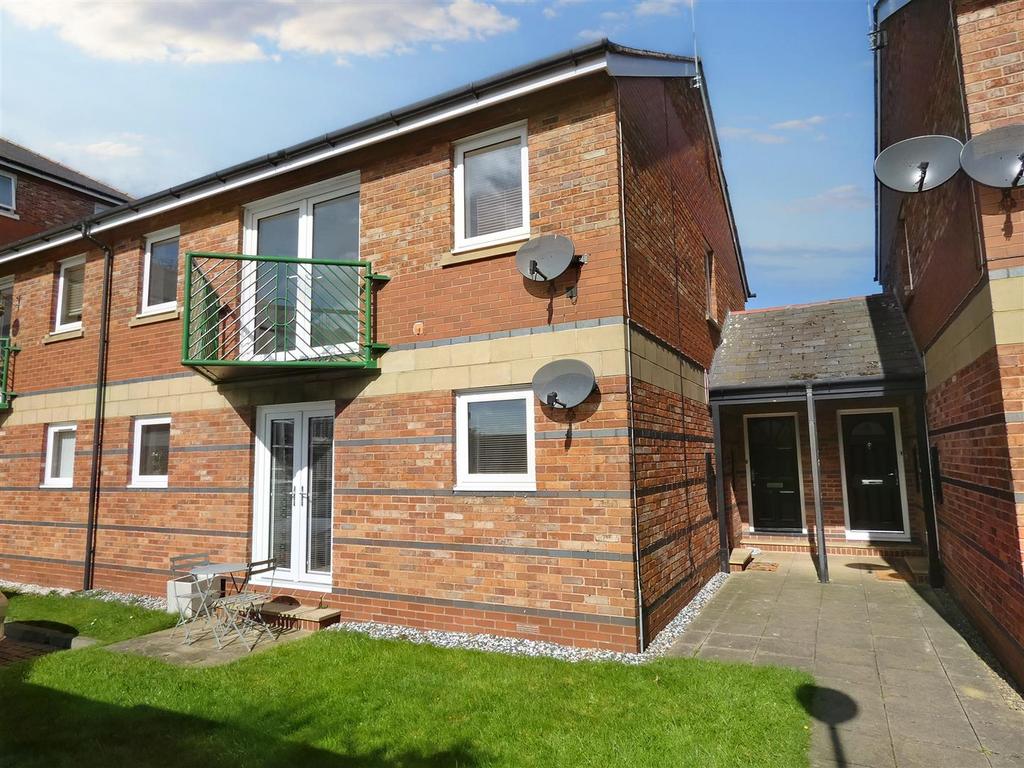 Admiral House, Tynemouth 2 bed apartment for sale £180,000