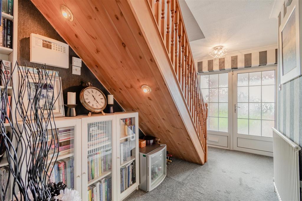 8548720-interior11.jpg