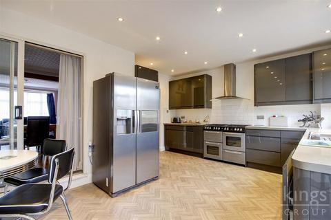 4 bedroom terraced house for sale - Wadham Road, London