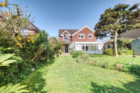 4 bedroom detached house for sale - St. Johns Road, Bexhill-On-Sea