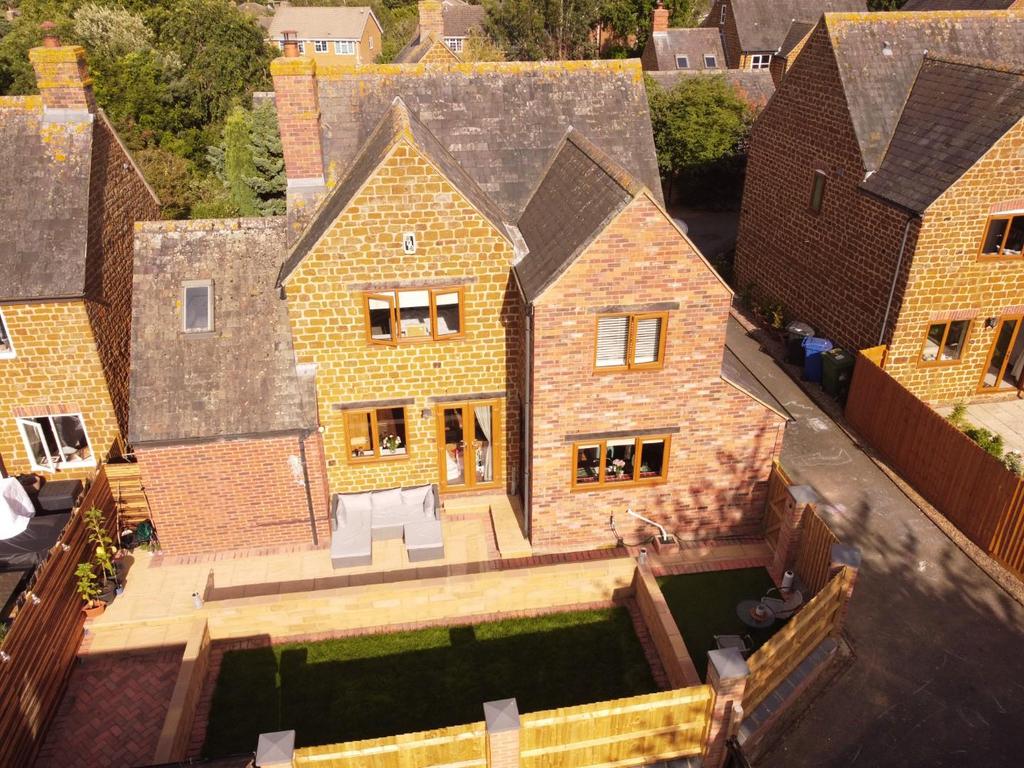 Lichfield Close, Kislingbury, Northamptonshire, NN7 4 bed detached